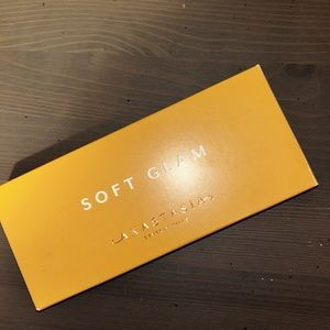 Anastasia Beverly Hills eyeshadow palette